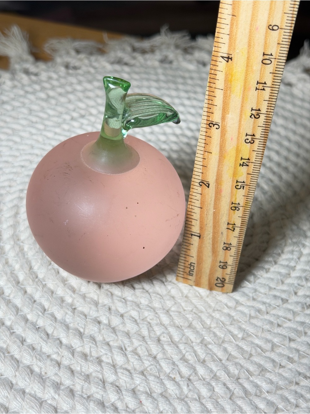 Vintage Pink Art Glass Apple Paperweight Green Stem Leaf Fruit Decor - Picture 13 of 14